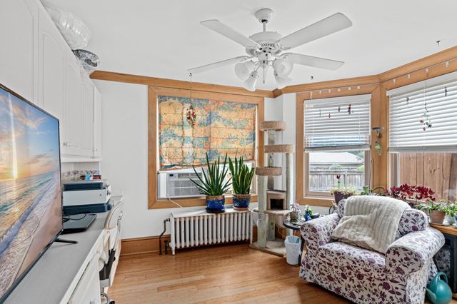 1870 Laurel Avenue, Saint Paul, MN 55104