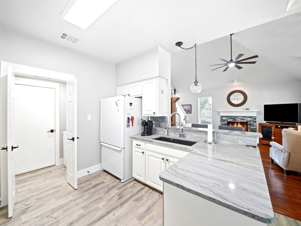 1426 Di Orio Drive, Lewisville, TX 75067 — photo 5