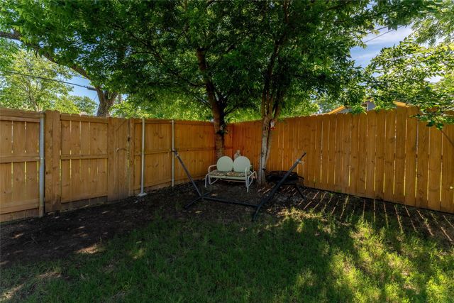 322 S Bowie Drive, Weatherford, TX 76086