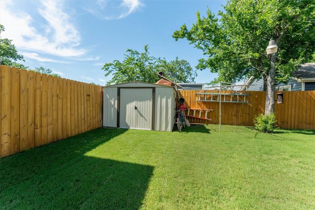 322 S Bowie Drive, Weatherford, TX 76086