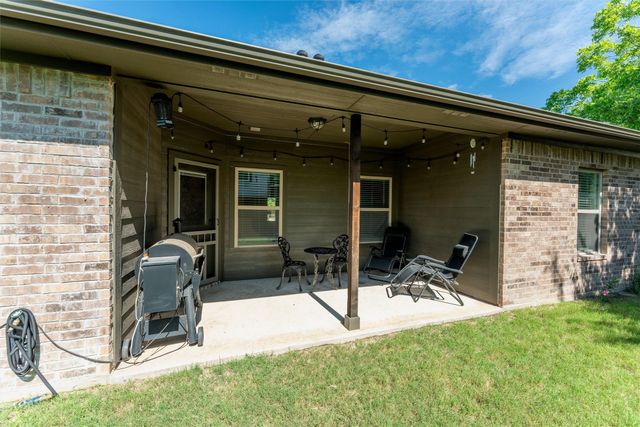 322 S Bowie Drive, Weatherford, TX 76086