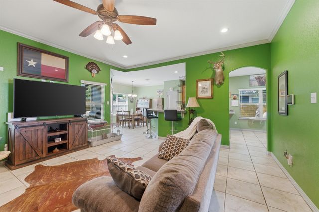 322 S Bowie Drive, Weatherford, TX 76086