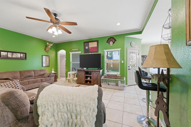 322 S Bowie Drive, Weatherford, TX 76086