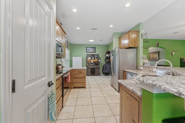 322 S Bowie Drive, Weatherford, TX 76086