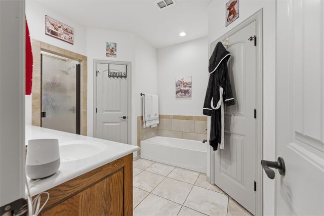 322 S Bowie Drive, Weatherford, TX 76086