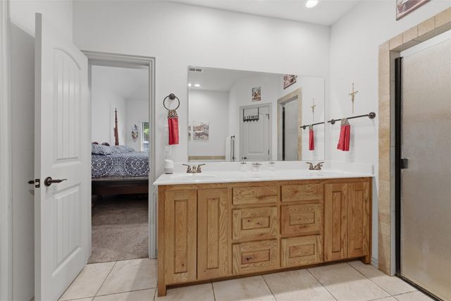 322 S Bowie Drive, Weatherford, TX 76086