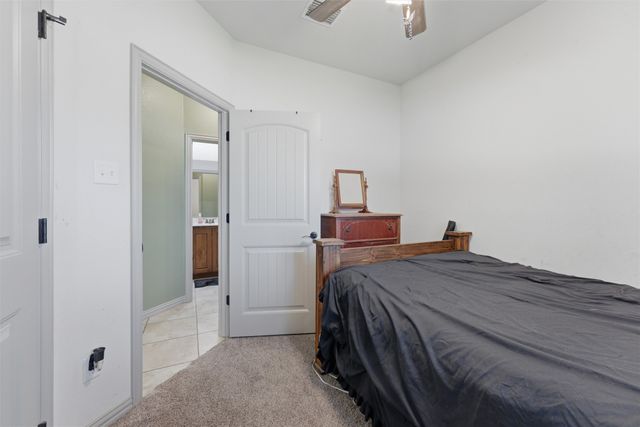 322 S Bowie Drive, Weatherford, TX 76086