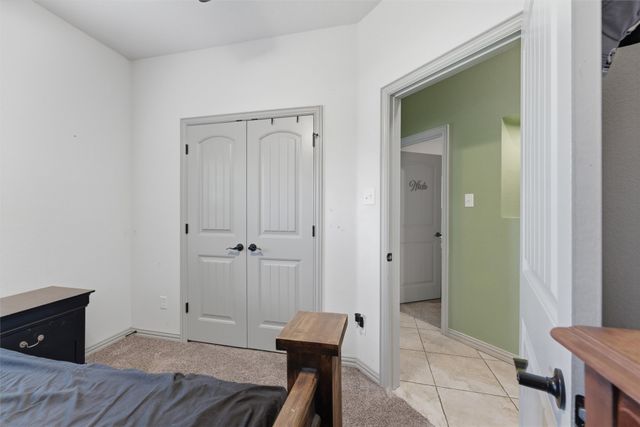 322 S Bowie Drive, Weatherford, TX 76086