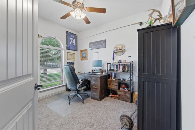 322 S Bowie Drive, Weatherford, TX 76086
