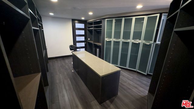 6425 Weidlake Drive, Los Angeles, CA 90068