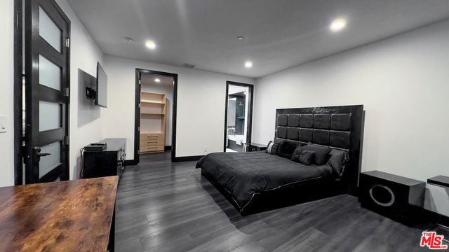 6425 Weidlake Drive, Los Angeles, CA 90068