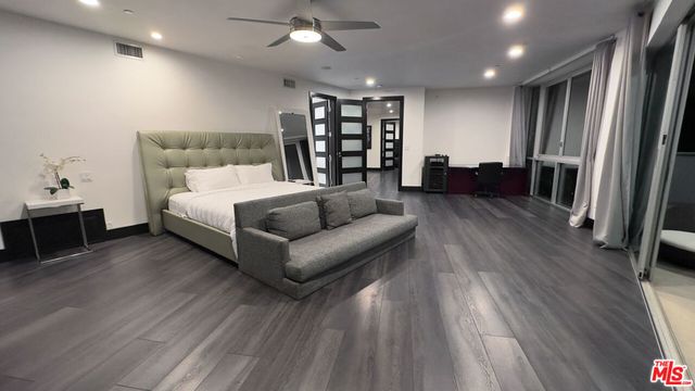 6425 Weidlake Drive, Los Angeles, CA 90068