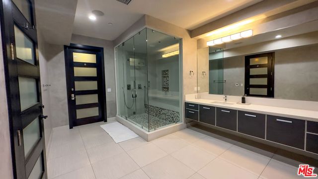 6425 Weidlake Drive, Los Angeles, CA 90068