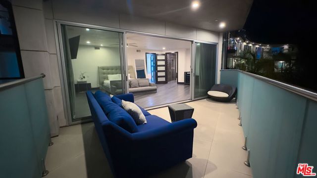 6425 Weidlake Drive, Los Angeles, CA 90068