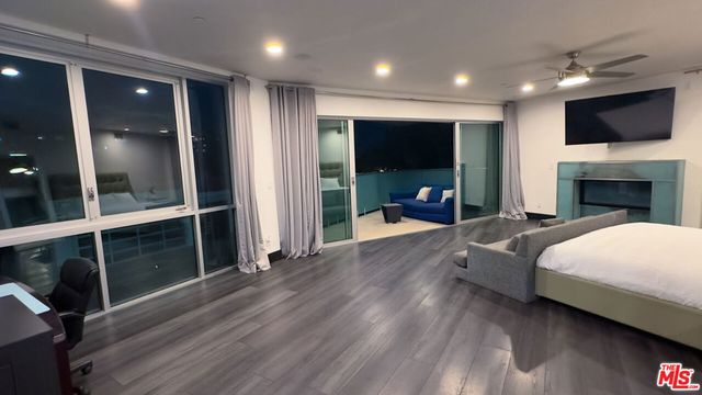 6425 Weidlake Drive, Los Angeles, CA 90068