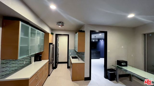 6425 Weidlake Drive, Los Angeles, CA 90068