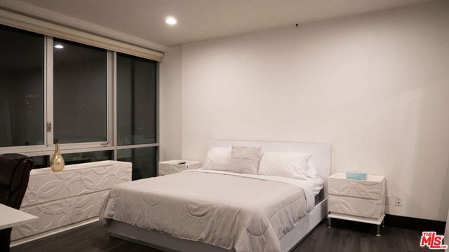 6425 Weidlake Drive, Los Angeles, CA 90068