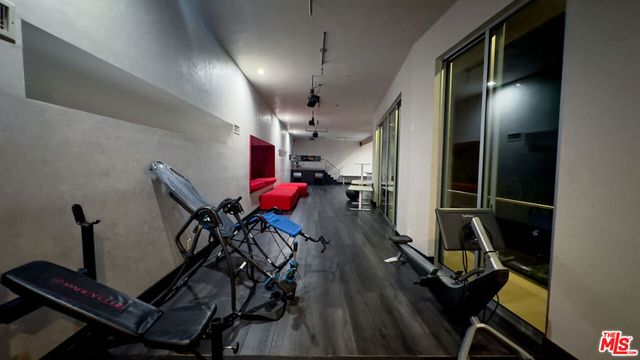 6425 Weidlake Drive, Los Angeles, CA 90068