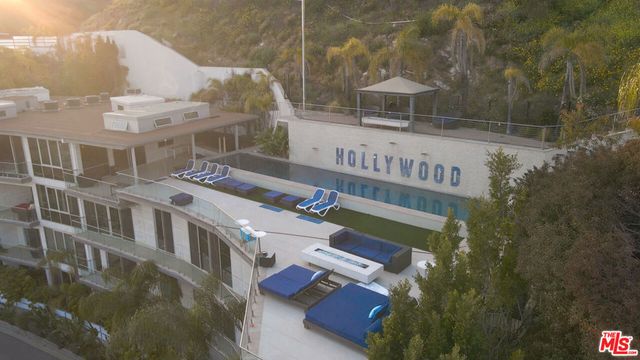 6425 Weidlake Drive, Los Angeles, CA 90068