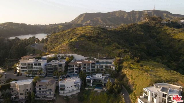 6425 Weidlake Drive, Los Angeles, CA 90068