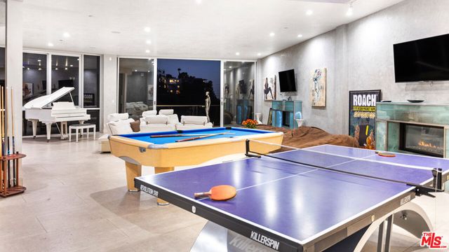 6425 Weidlake Drive, Los Angeles, CA 90068