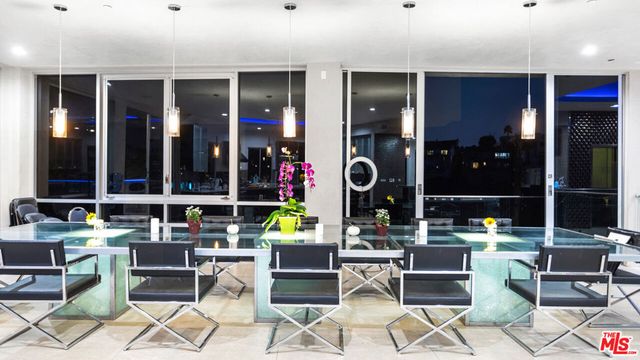 6425 Weidlake Drive, Los Angeles, CA 90068