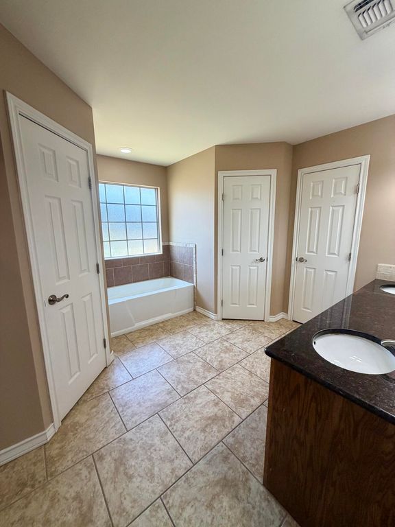 Image 11 of property listing at 4317 Goodnight Trail, San Angelo, TX 76903