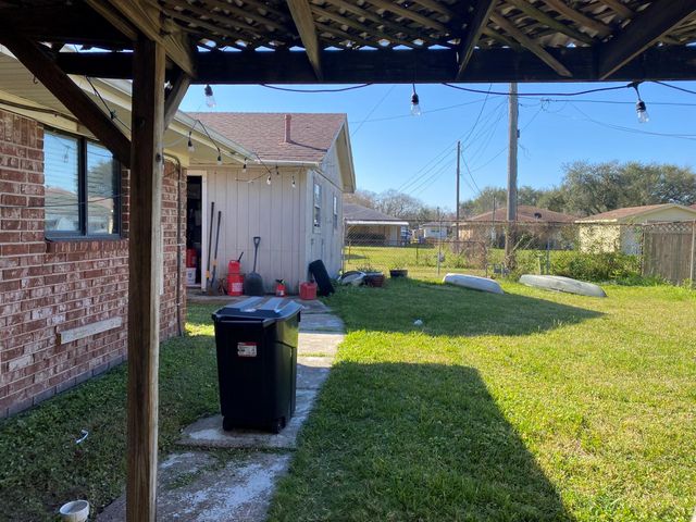 2801 6th Avenue N, Texas City, TX 77590