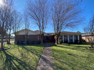 2801 6th Avenue N, Texas City, TX 77590