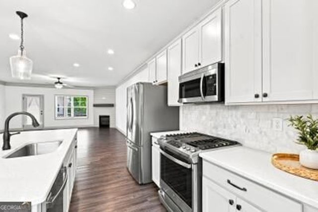 421 Stovall Place, Woodstock, GA 30188