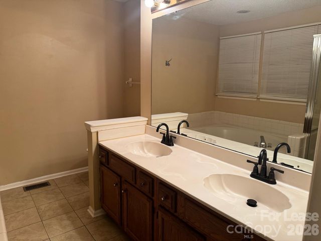 9910 White Cascade Drive, Charlotte, NC 28269