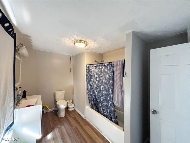 238 E Main Street, Girard, OH 44420