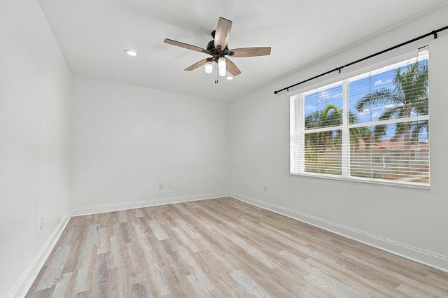 1115 PAPAYA Street, Hollywood, FL 33019