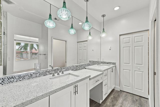 1115 PAPAYA Street, Hollywood, FL 33019