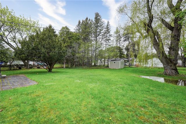 432 Hollybrook Road, Henrietta, NY 14623