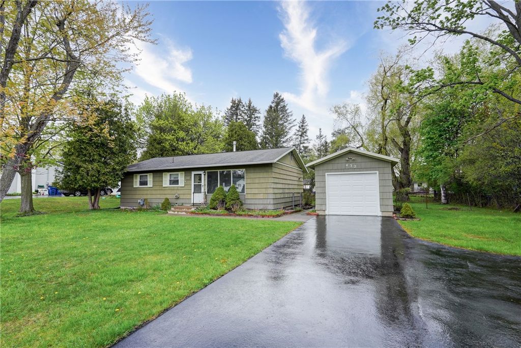 432 Hollybrook Road, Henrietta, NY 14623