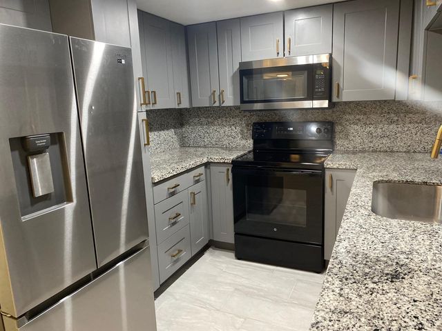 11101 ROYAL PALM Boulevard 107, Coral Springs, FL 33065