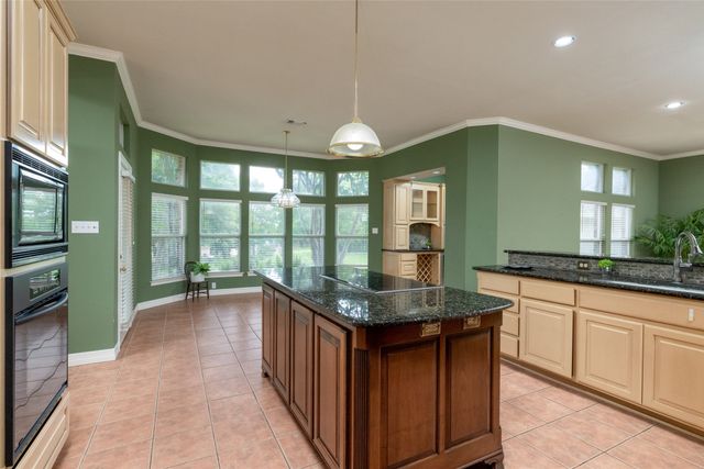 1917 Woodland Hills Lane, Weatherford, TX 76087