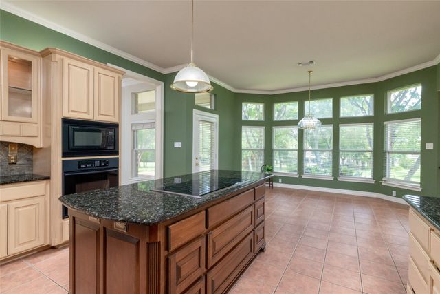 1917 Woodland Hills Lane, Weatherford, TX 76087
