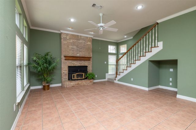 1917 Woodland Hills Lane, Weatherford, TX 76087