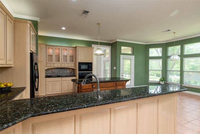 1917 Woodland Hills Lane, Weatherford, TX 76087