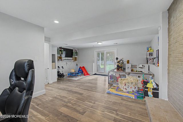 18 Sandal Lane, Willingboro, NJ 08046