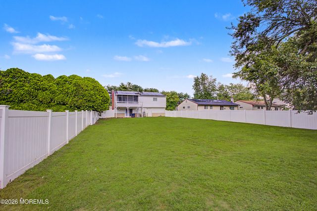 18 Sandal Lane, Willingboro, NJ 08046