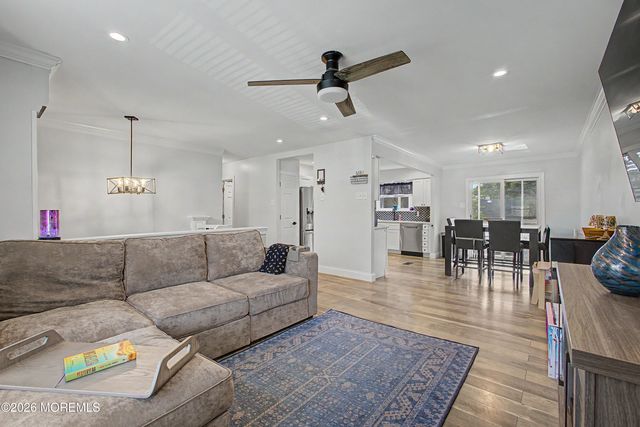 18 Sandal Lane, Willingboro, NJ 08046