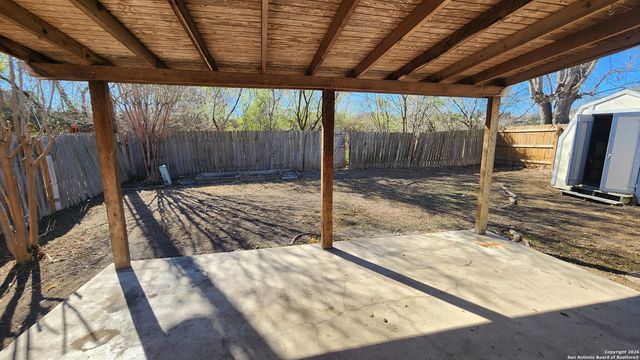 8206 Talkenhorn, Converse, TX 78109