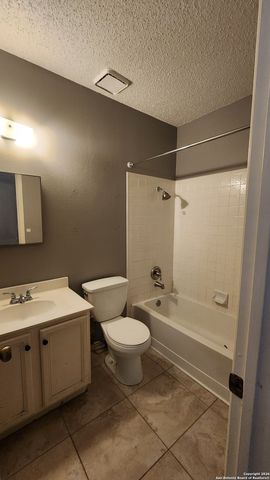 8206 Talkenhorn, Converse, TX 78109