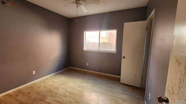 8206 Talkenhorn, Converse, TX 78109