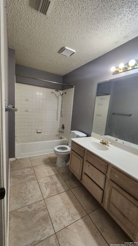 8206 Talkenhorn, Converse, TX 78109