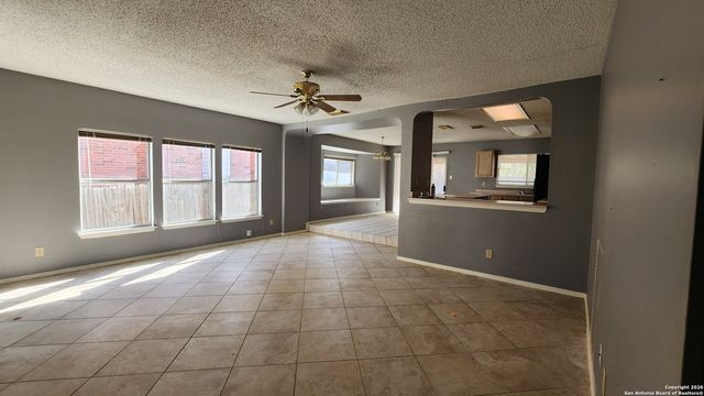 8206 Talkenhorn, Converse, TX 78109