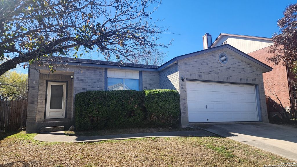 8206 Talkenhorn, Converse, TX 78109